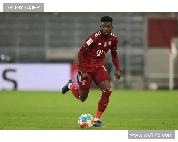 足球界感情专一的球星揭秘：他们如何平衡爱情与事业的双重挑战